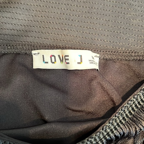 Love J Fringed Blaxk Crop Top 💕 - Picture 6 of 6